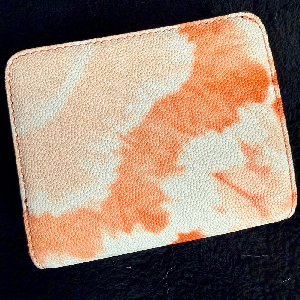 Marc Jacobs Coral and White Wallet - Picture 2 of 6